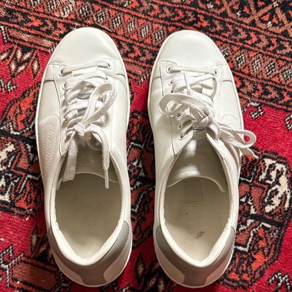 Gucci Ace interlocking G White & Gray Leather Sneakers size 8. - Picture 4 of 15